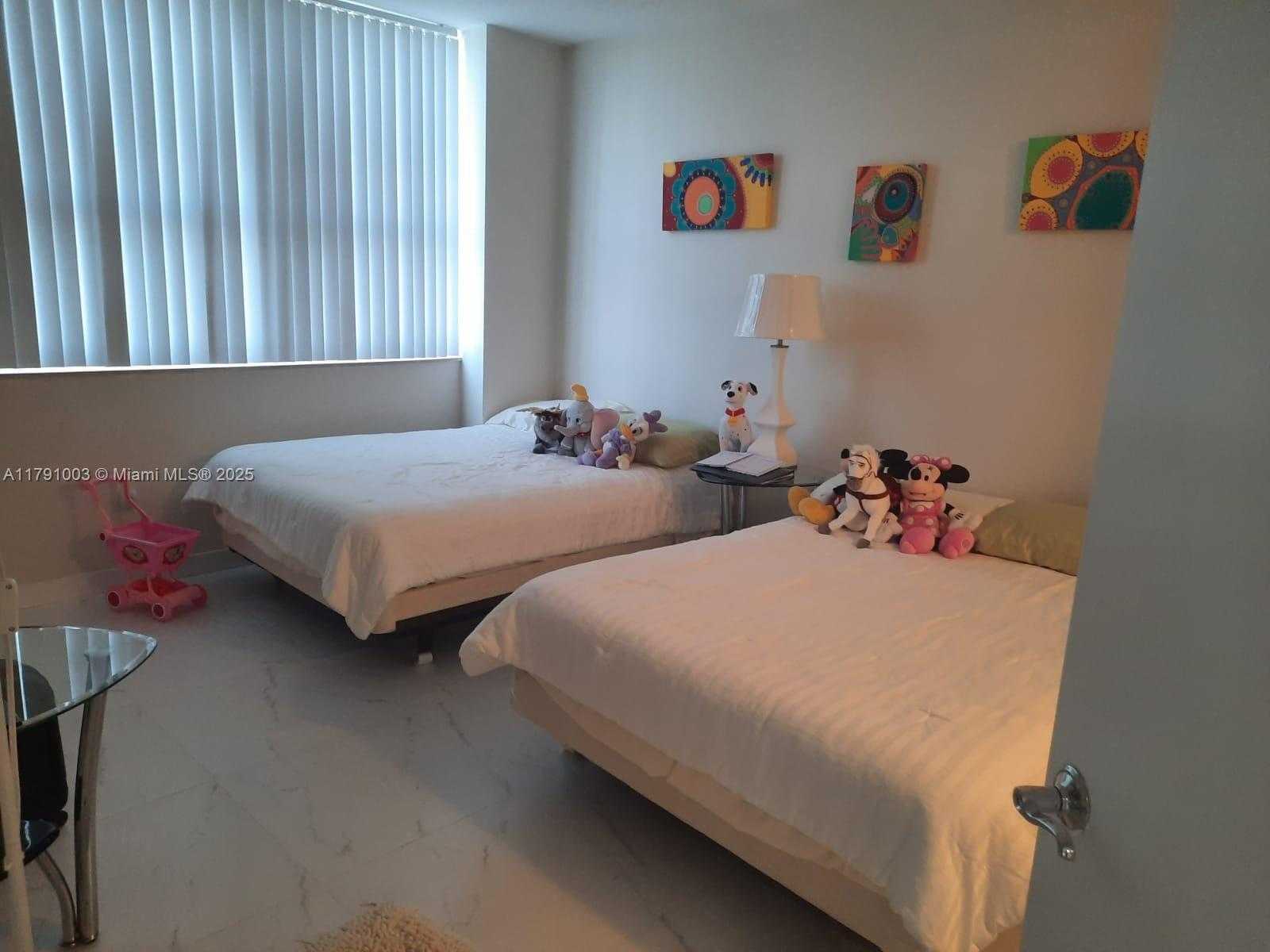 Small Image of 19501 WEST COUNTRY CLUB DR #509, Aventura Number 17