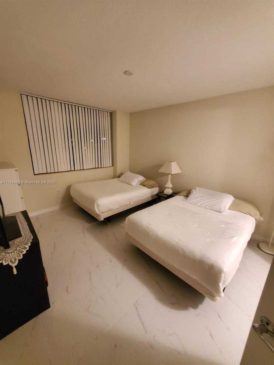 Small Image of 19501 WEST COUNTRY CLUB DR #509, Aventura Number 9