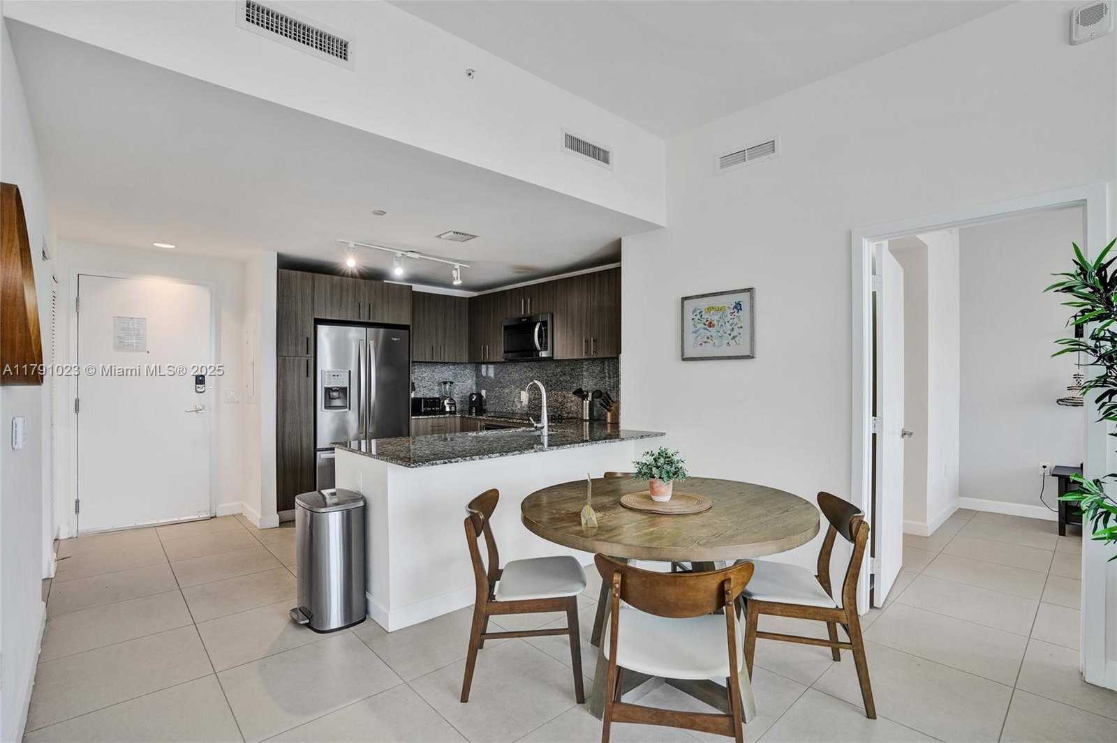 Small Image of 5350 #1804, Doral Number 10