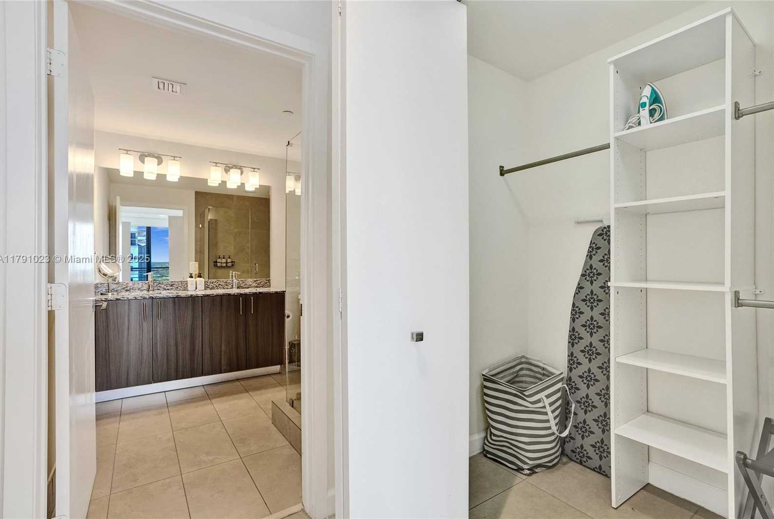 Small Image of 5350 #1804, Doral Number 18