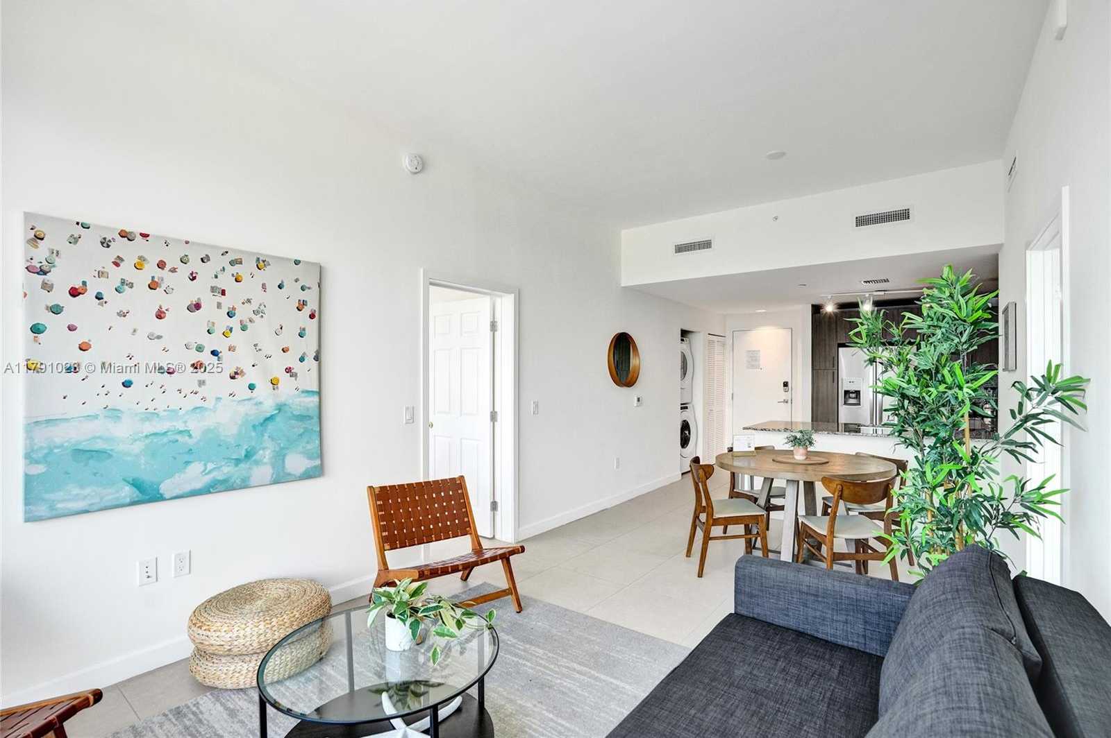 Small Image of 5350 #1804, Doral Number 3