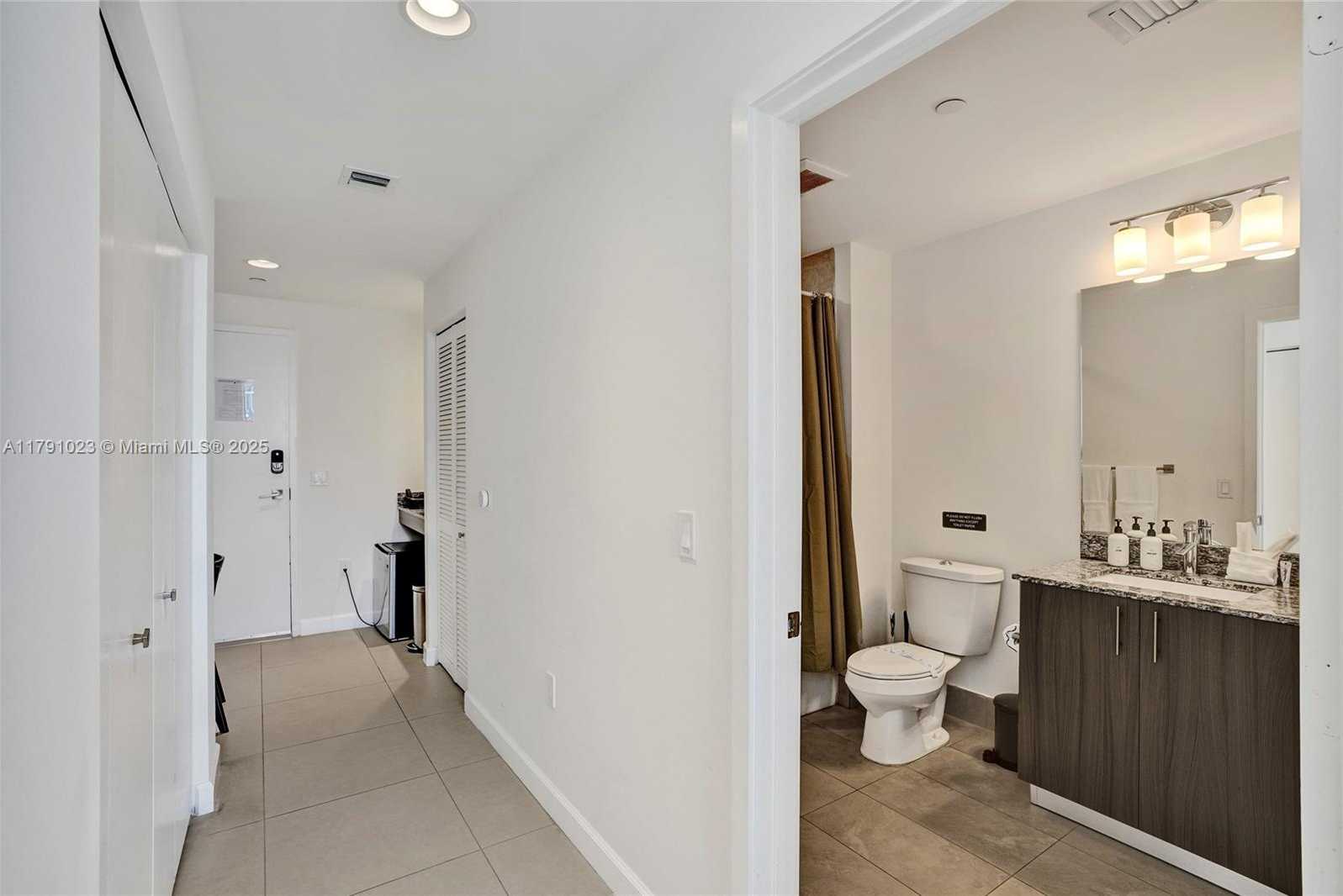 Small Image of 5350 #1804, Doral Number 30