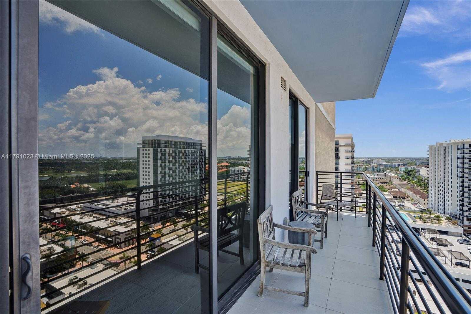 Small Image of 5350 #1804, Doral Number 34