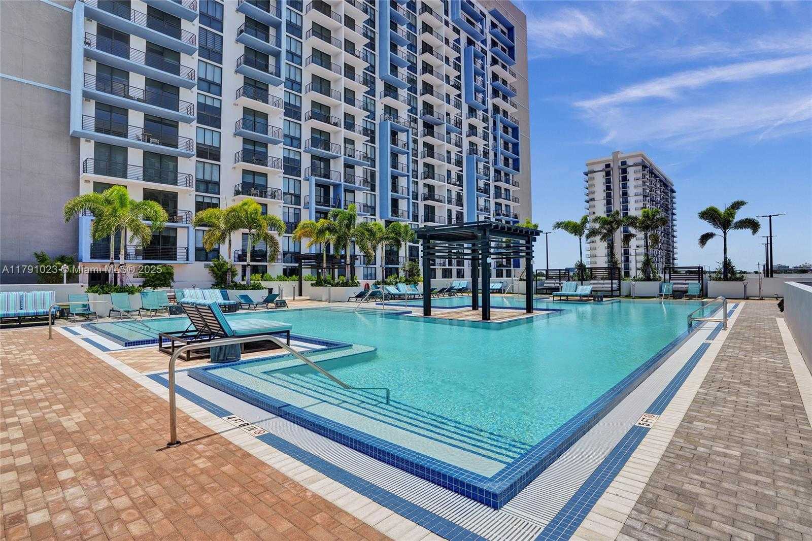 Small Image of 5350 #1804, Doral Number 38