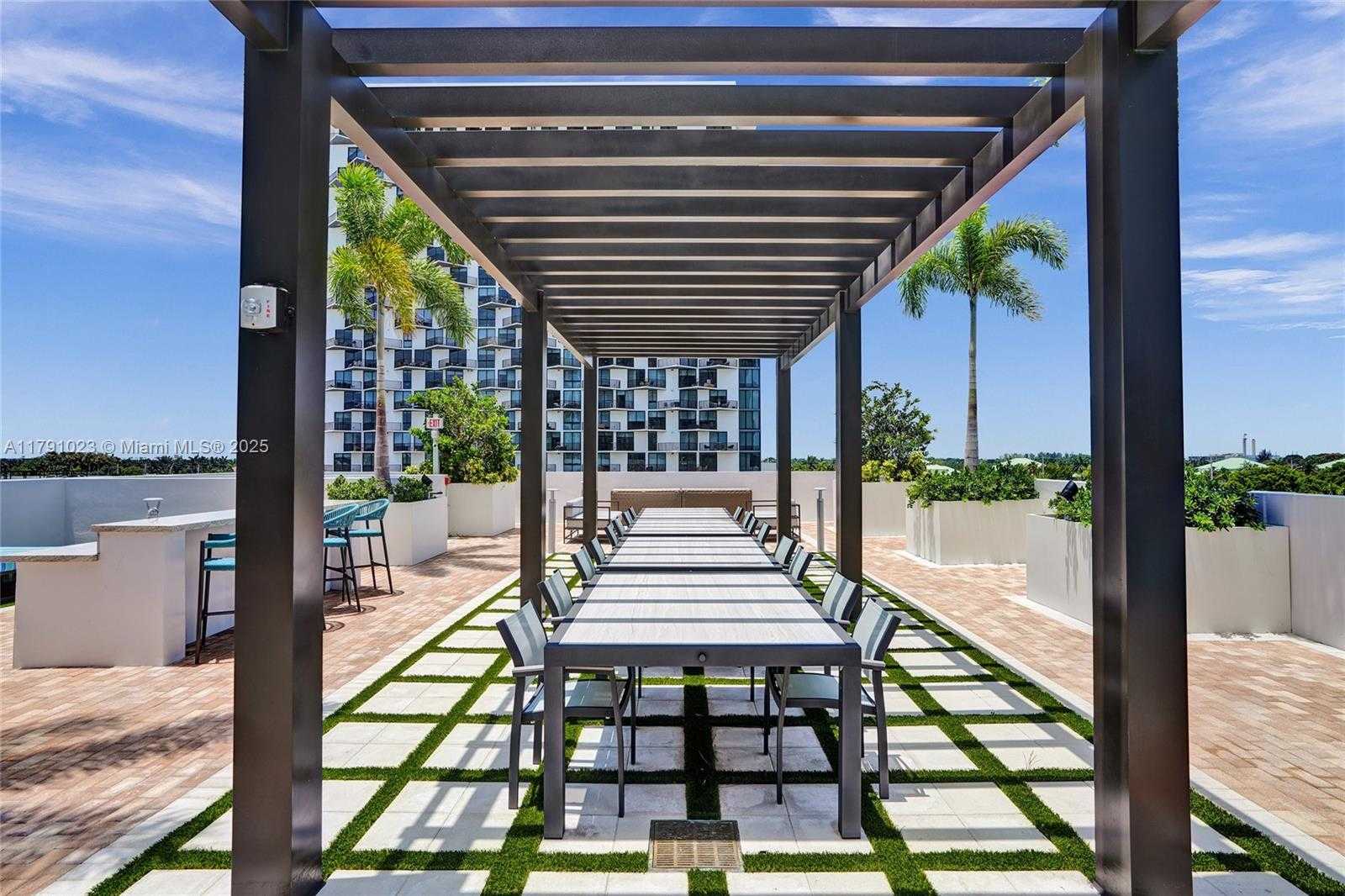 Small Image of 5350 #1804, Doral Number 44