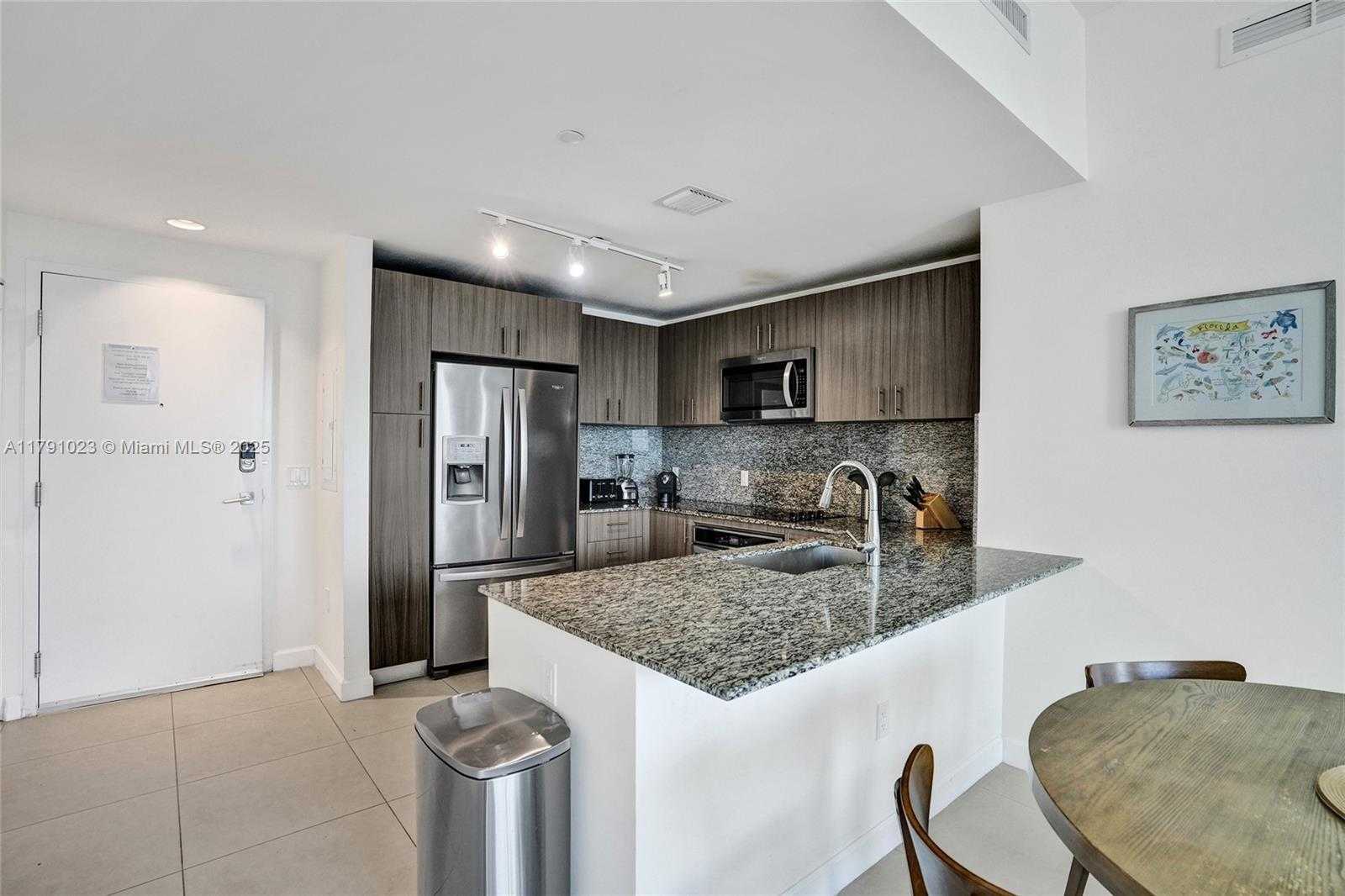 Small Image of 5350 #1804, Doral Number 8