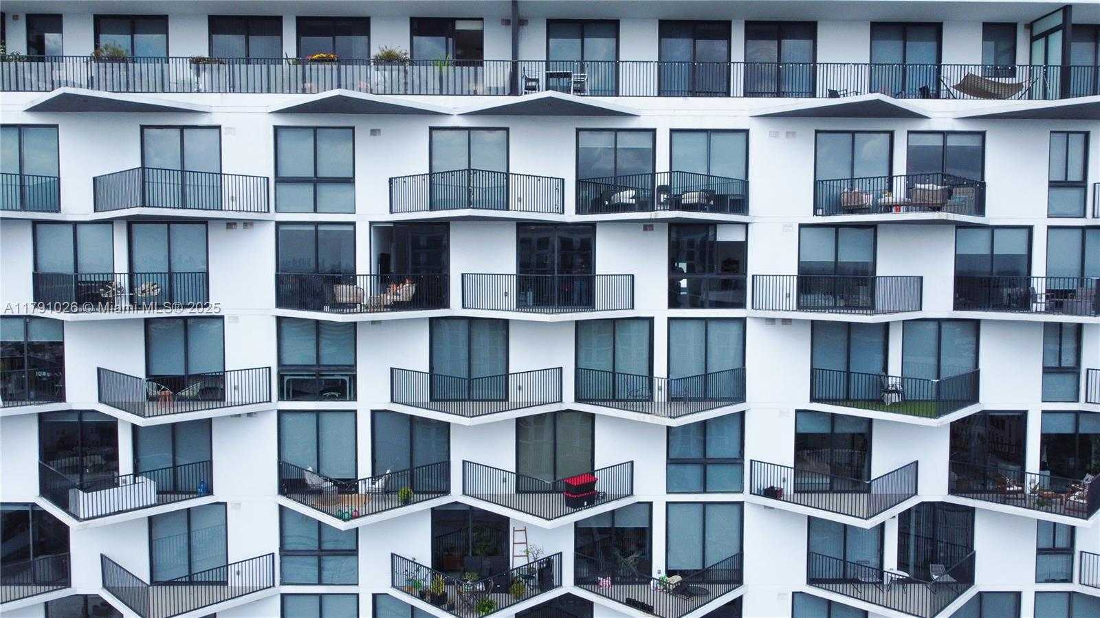 Small Image of 5300 PASEO BLVD #1807, Doral Number 2