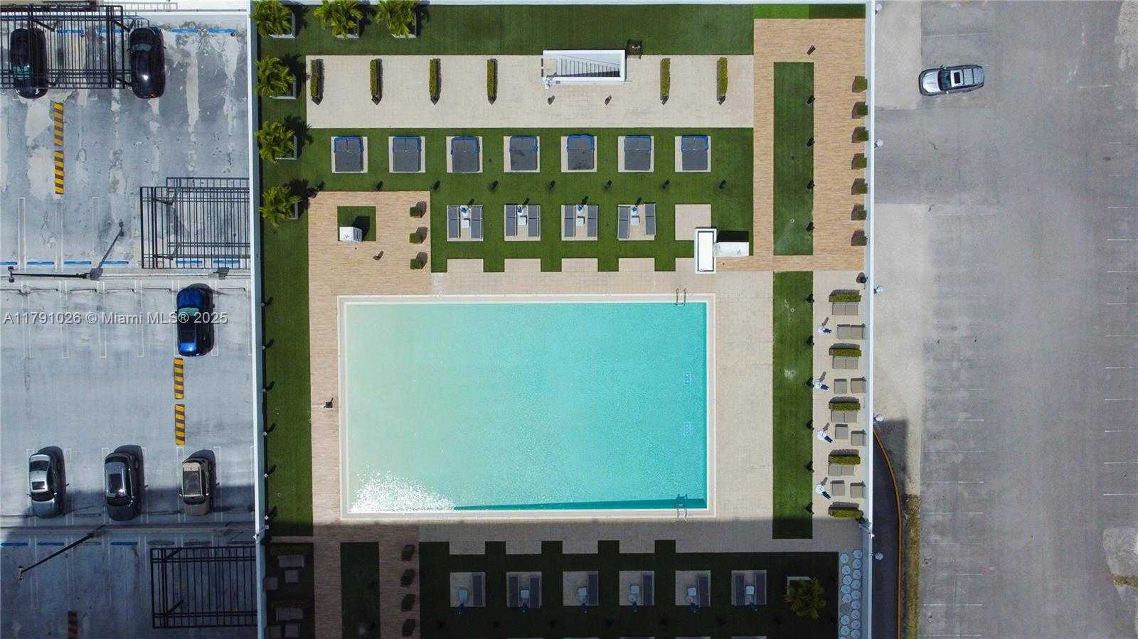 Small Image of 5300 PASEO BLVD #1807, Doral Number 24