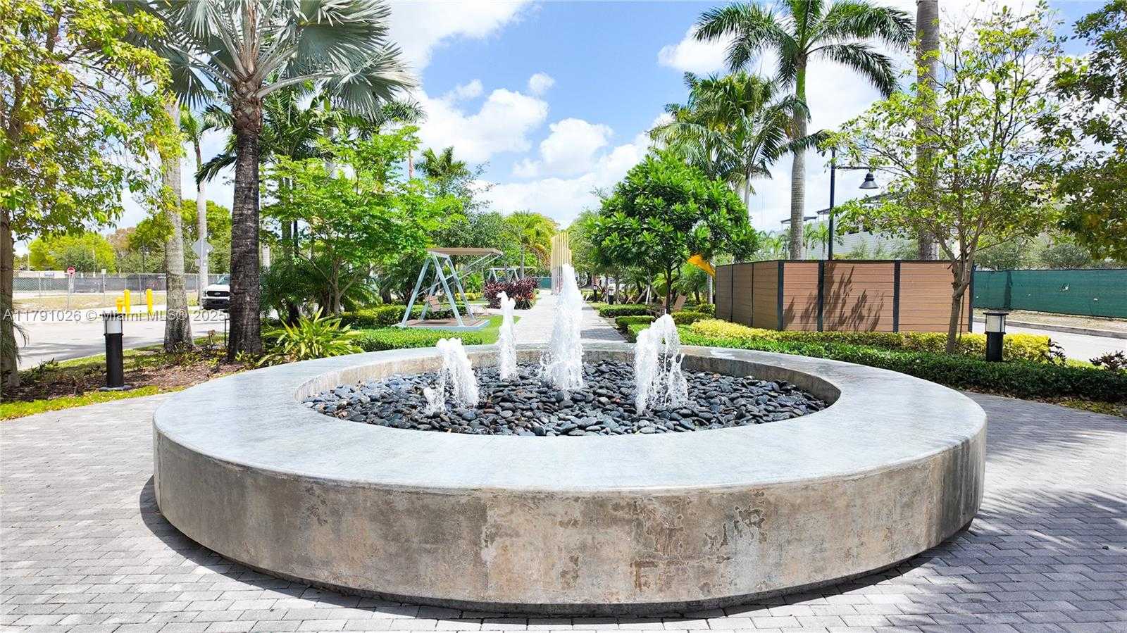 Small Image of 5300 PASEO BLVD #1807, Doral Number 26