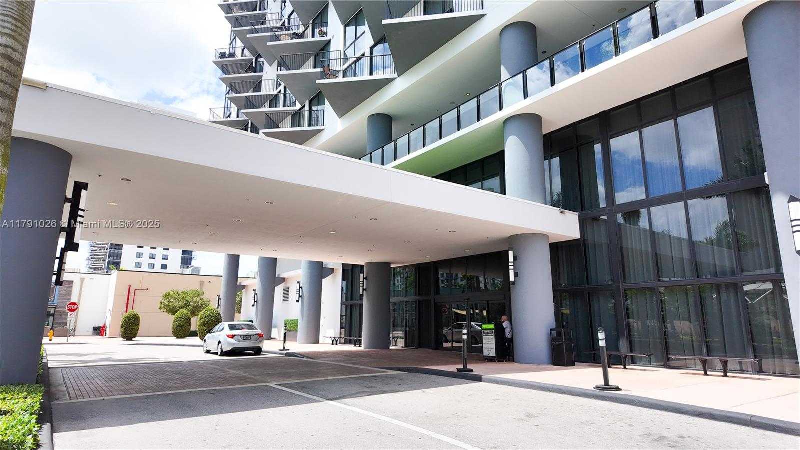 Small Image of 5300 PASEO BLVD #1807, Doral Number 28