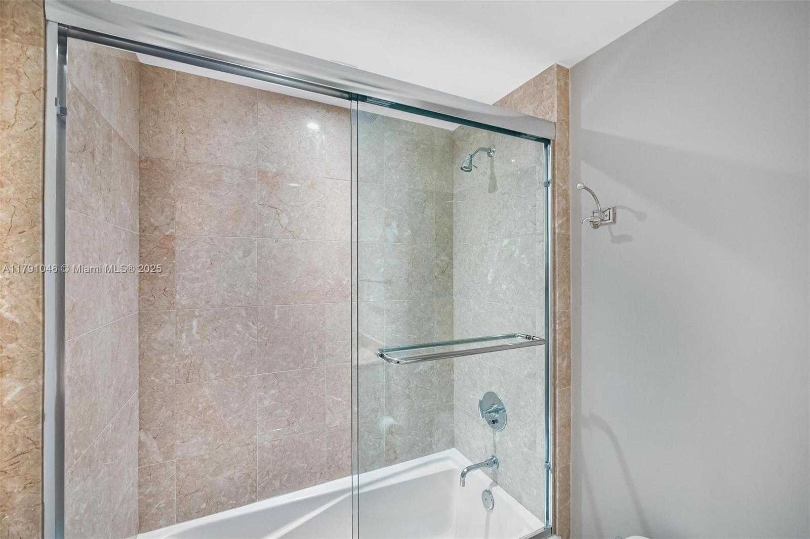 Small Image of 1331 BRICKELL BAY DR #3711, Miami Number 28