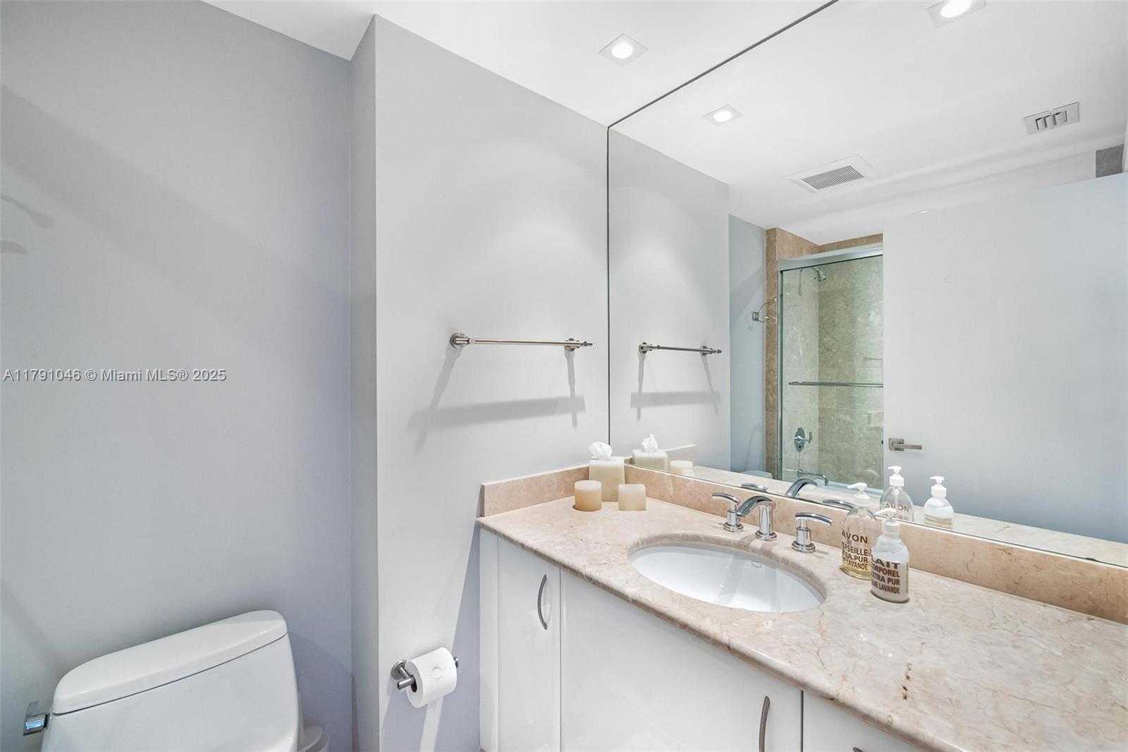 Small Image of 1331 BRICKELL BAY DR #3711, Miami Number 29