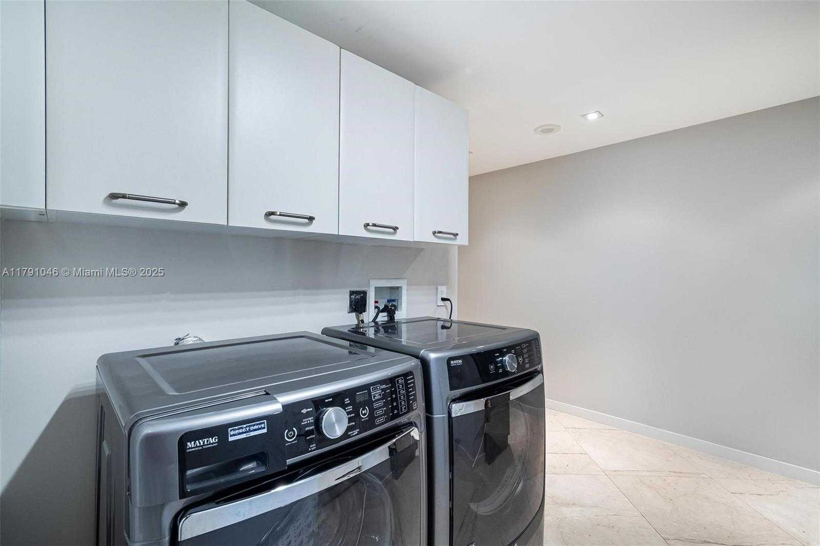 Small Image of 1331 BRICKELL BAY DR #3711, Miami Number 39