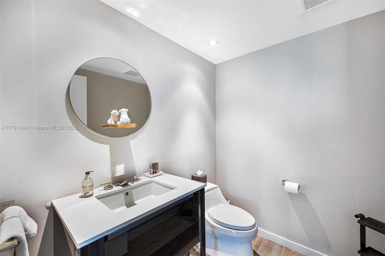 Small Image of 1331 BRICKELL BAY DR #3711, Miami Number 40