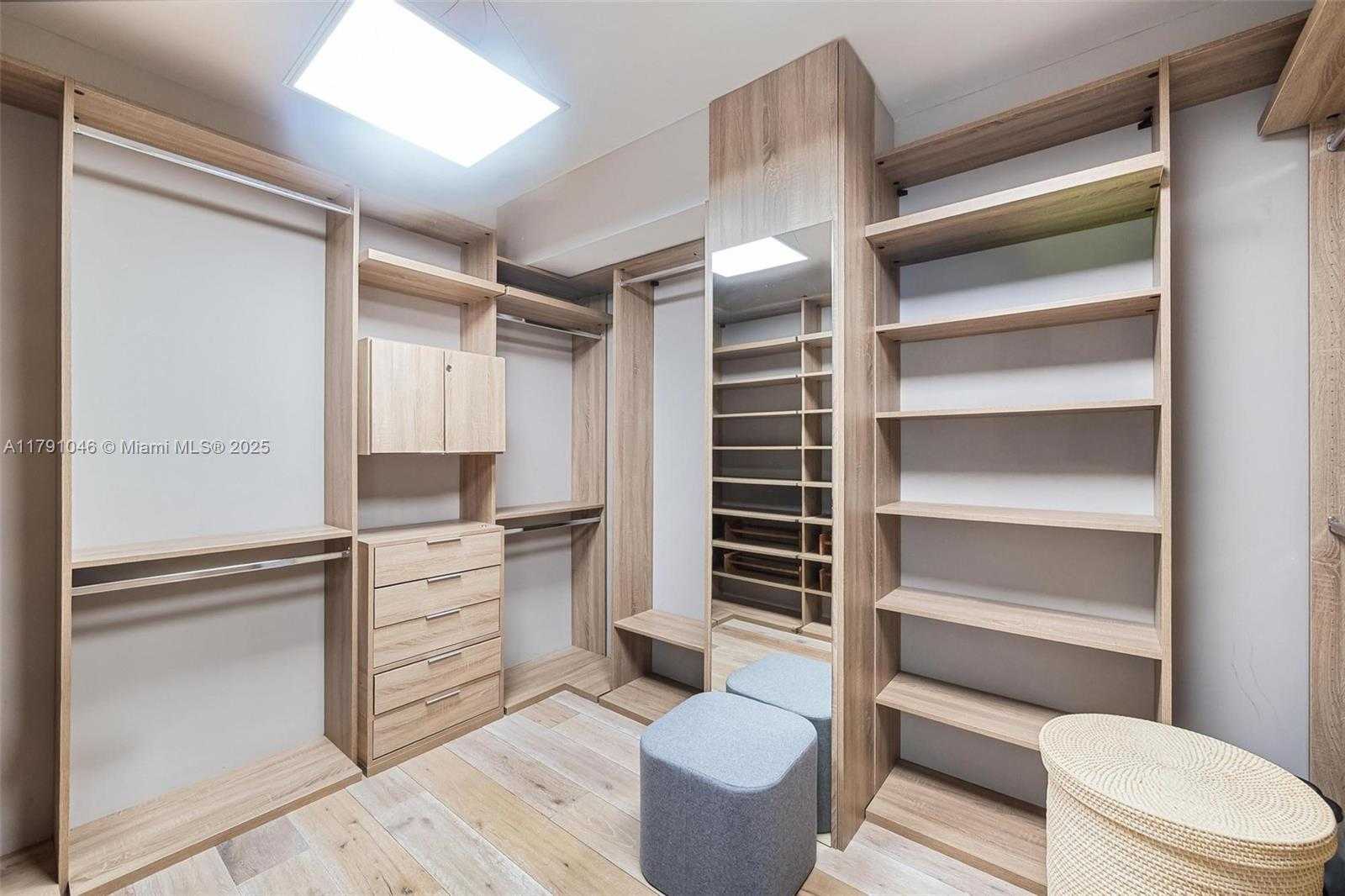 Small Image of 1331 BRICKELL BAY DR #3711, Miami Number 44