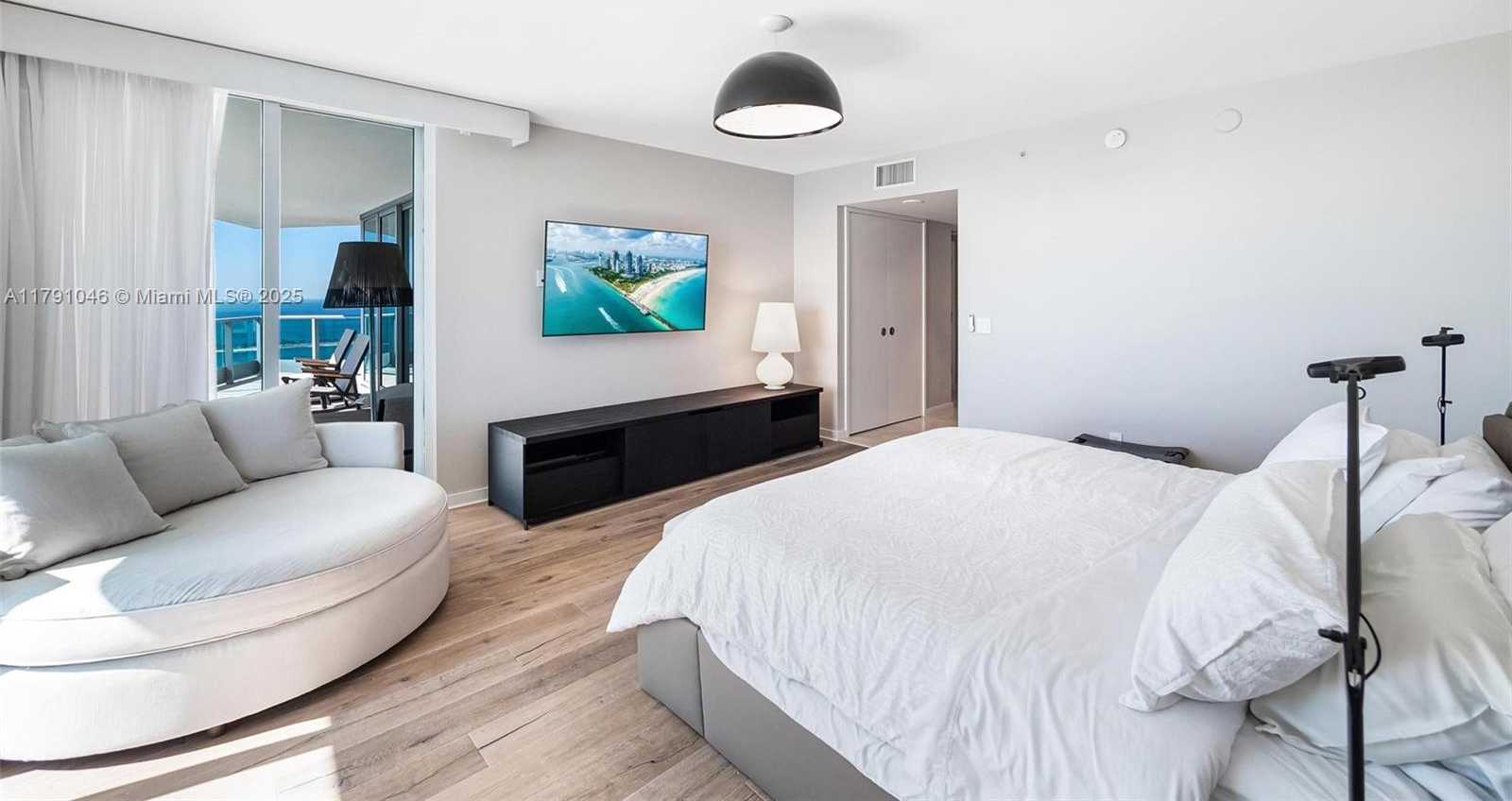 Small Image of 1331 BRICKELL BAY DR #3711, Miami Number 47