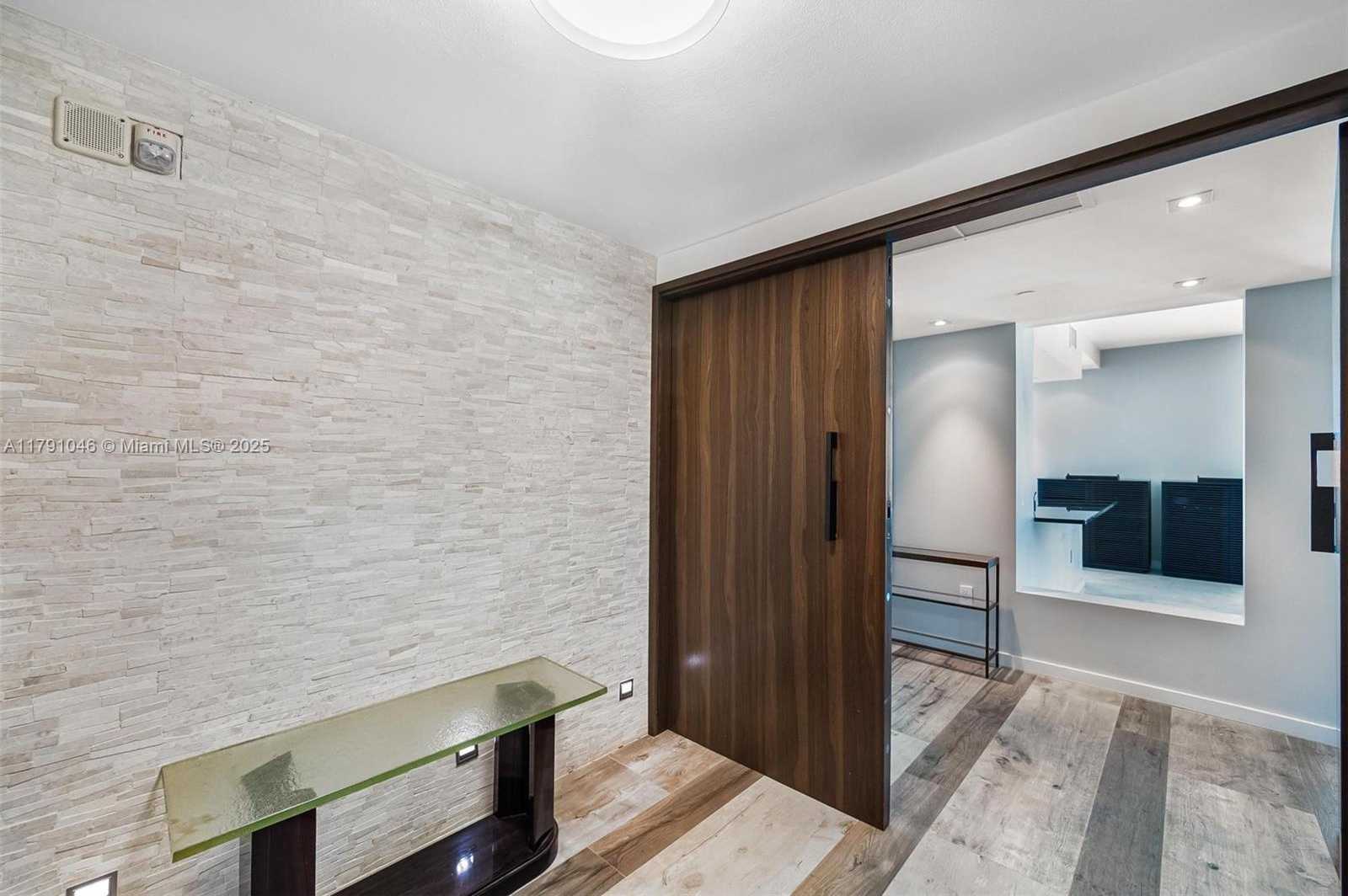 Small Image of 1331 BRICKELL BAY DR #3711, Miami Number 50
