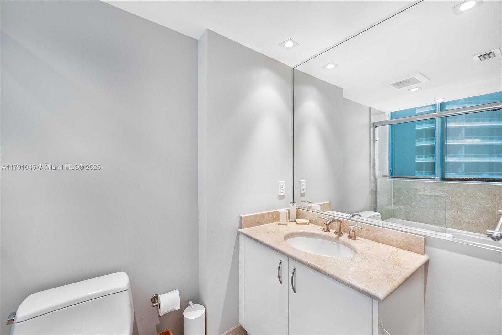Small Image of 1331 BRICKELL BAY DR #3711, Miami Number 61