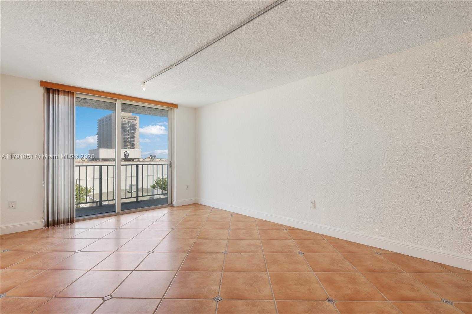 Small Image of 6801 INDIAN CREEK DR #602, Miami Beach Number 12
