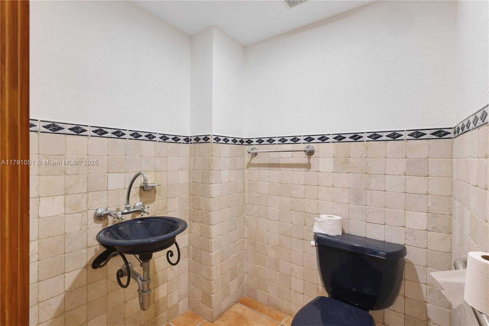 Small Image of 6801 INDIAN CREEK DR #602, Miami Beach Number 16