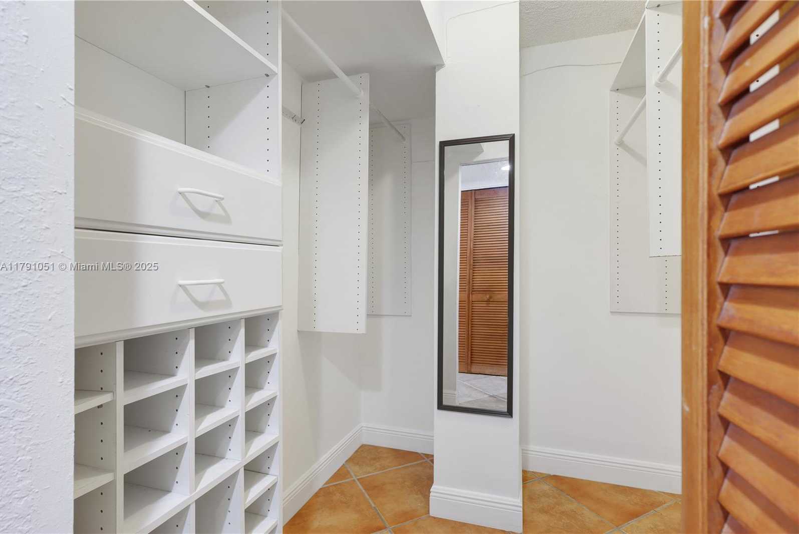 Small Image of 6801 INDIAN CREEK DR #602, Miami Beach Number 17