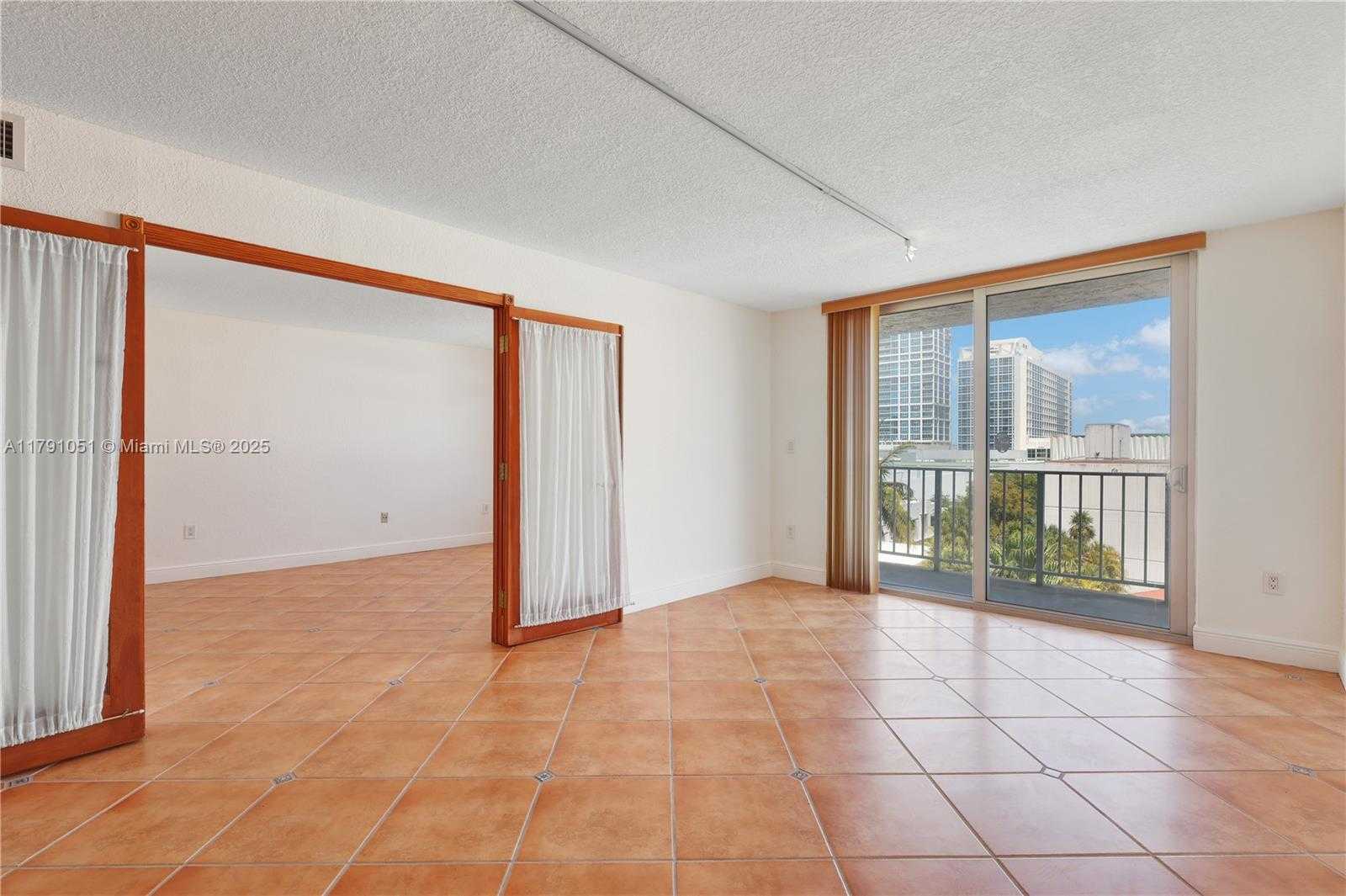 Small Image of 6801 INDIAN CREEK DR #602, Miami Beach Number 7