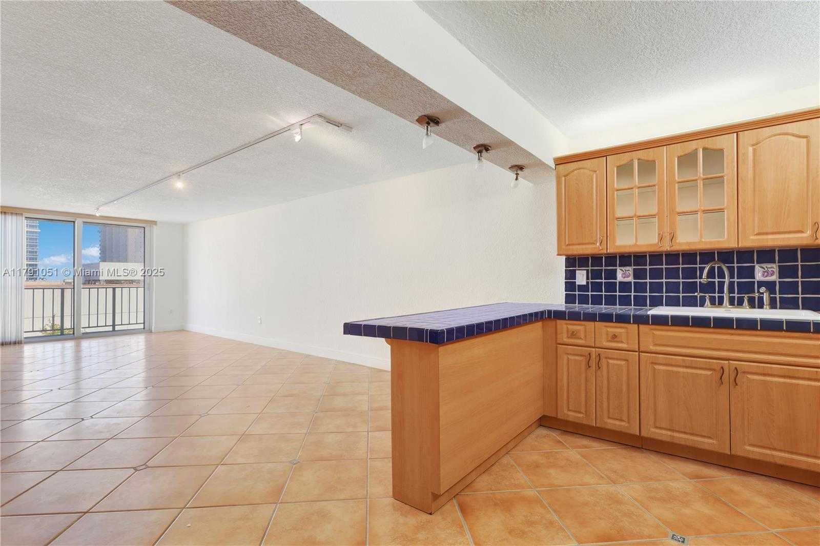 Small Image of 6801 INDIAN CREEK DR #602, Miami Beach Number 8