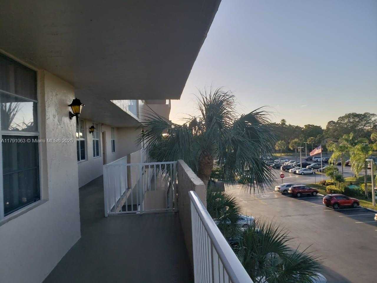 Small Image of 250 #402, Plantation Number 3