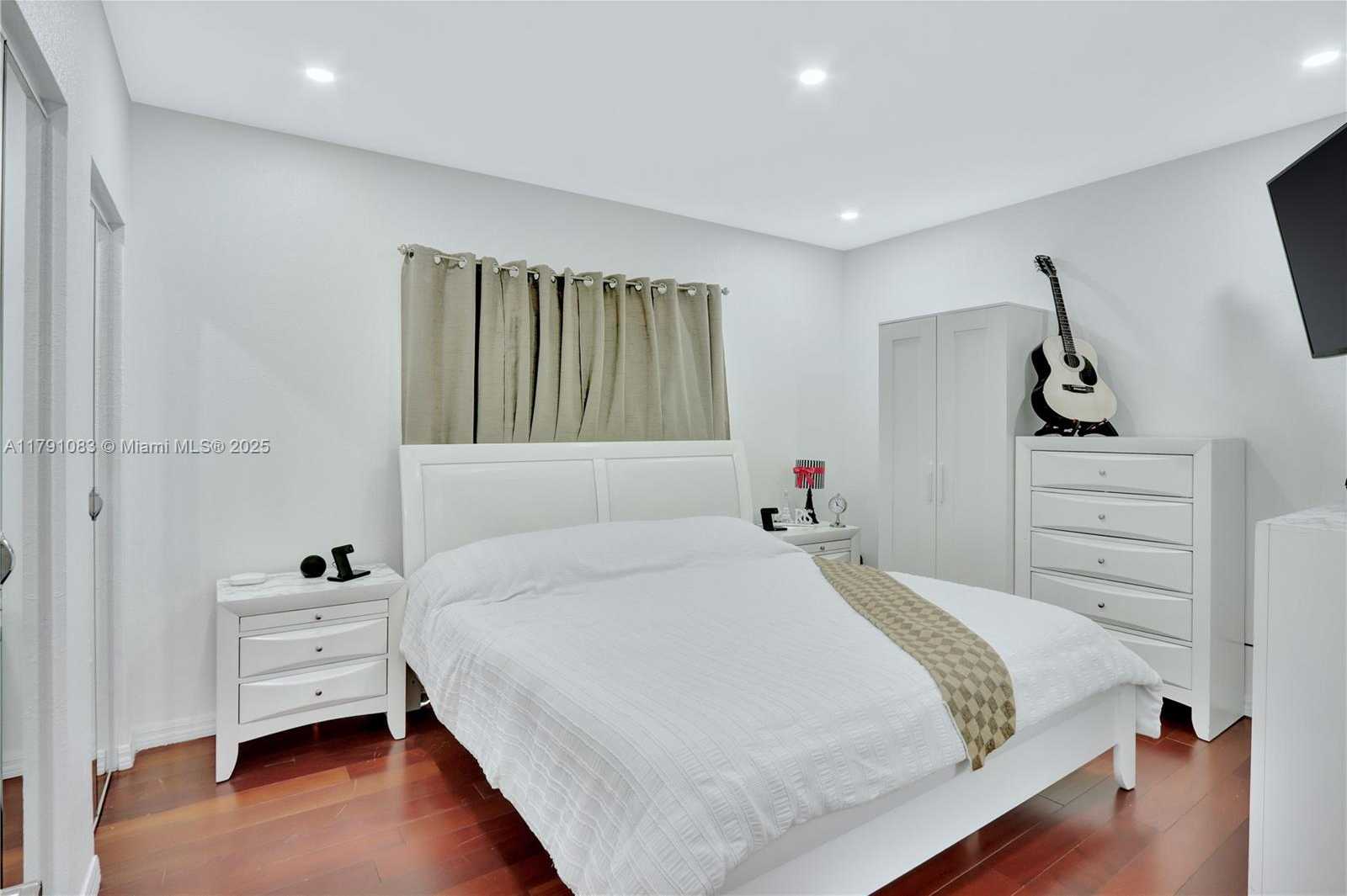 Small Image of 16922 SOUTH WEST 138TH CT, Miami Number 10