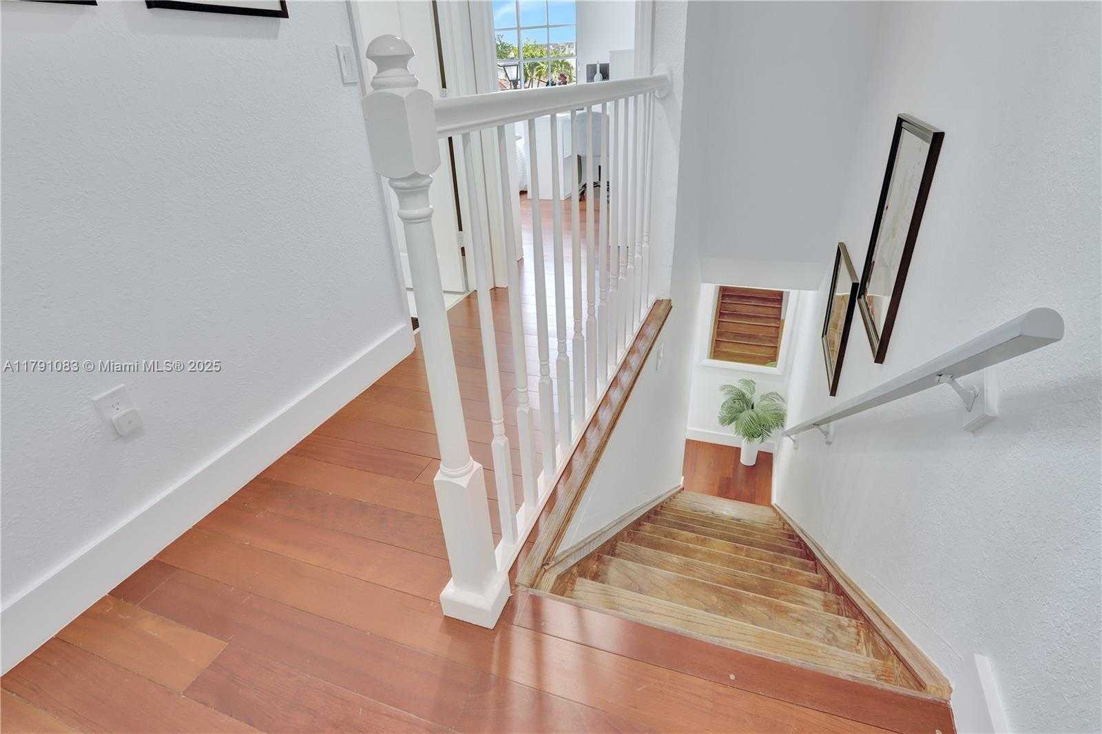 Small Image of 16922 SOUTH WEST 138TH CT, Miami Number 12
