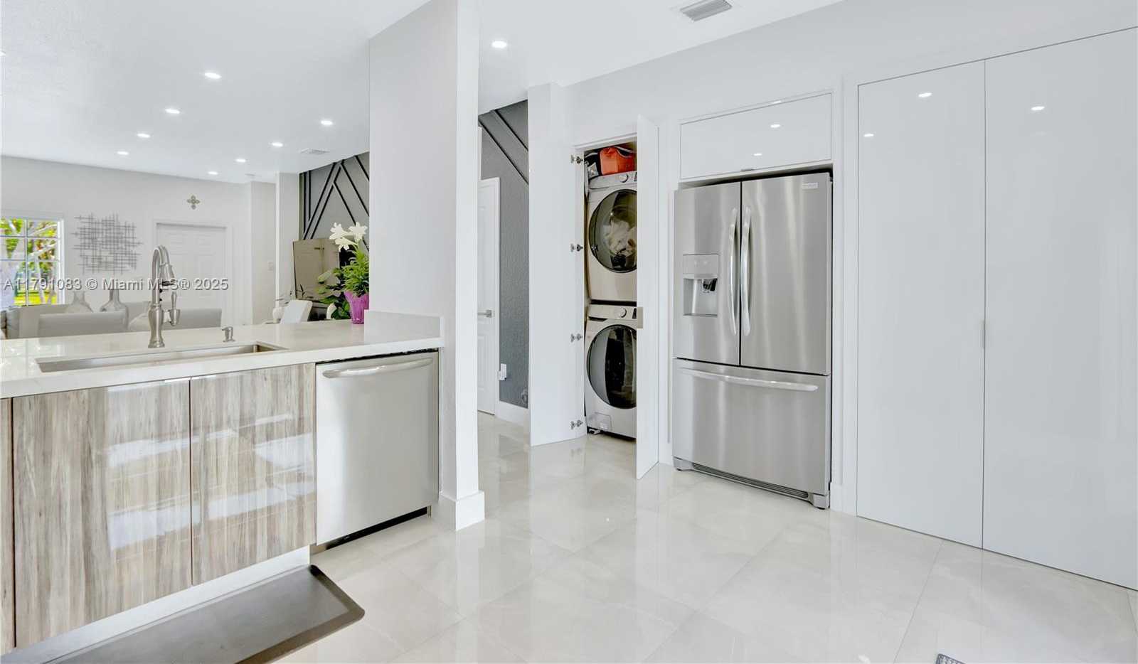 Small Image of 16922 SOUTH WEST 138TH CT, Miami Number 4