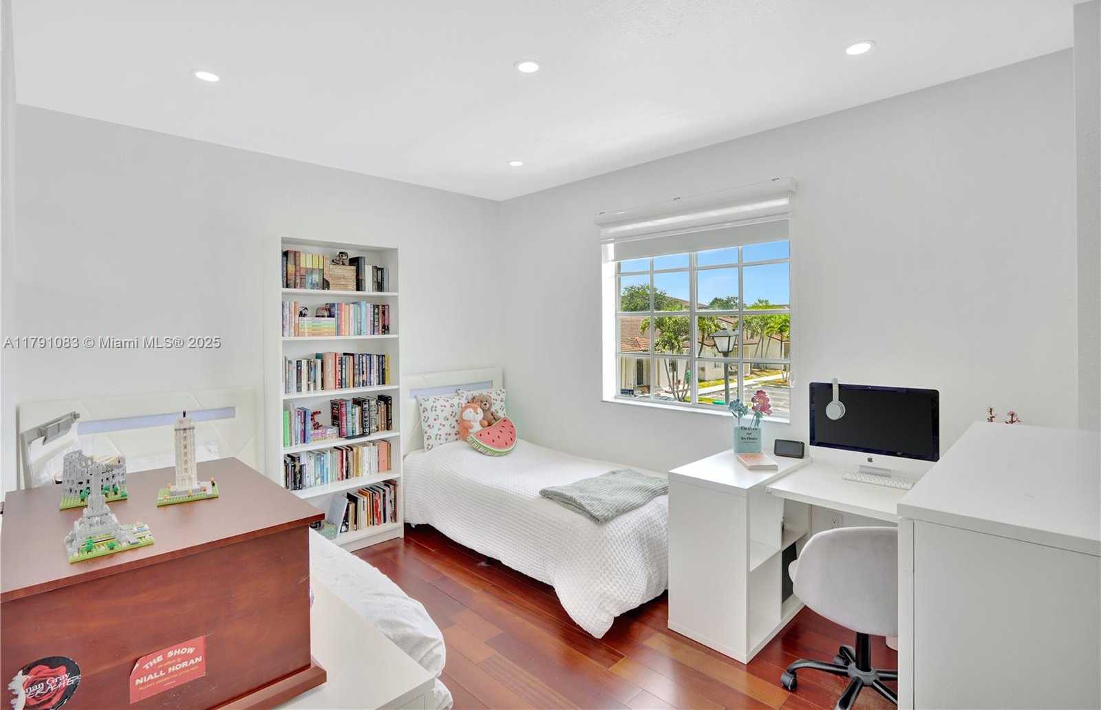 Small Image of 16922 SOUTH WEST 138TH CT, Miami Number 5