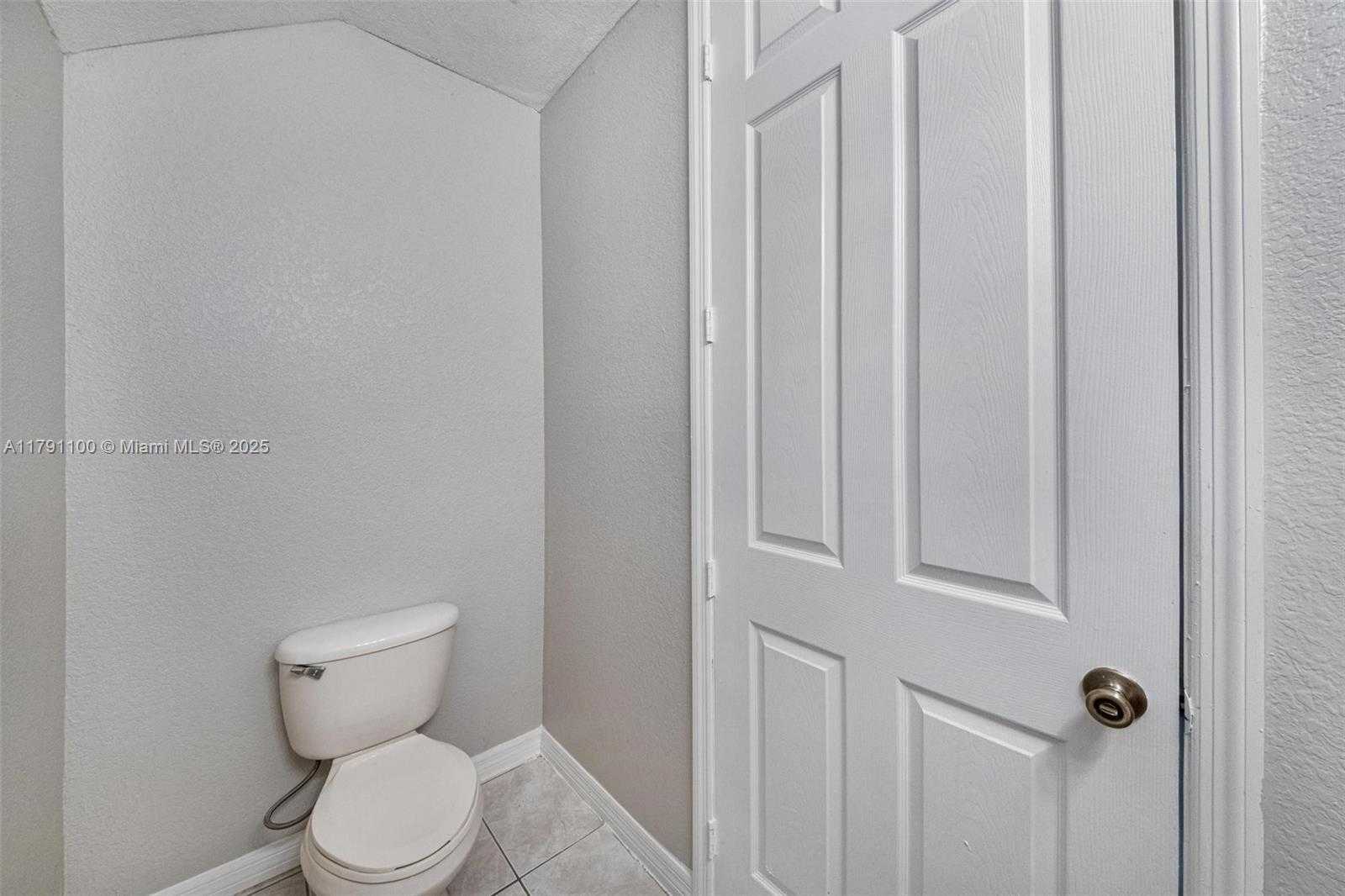 Small Image of 8904 SOUTH WEST 229TH ST, Cutler Bay Number 27