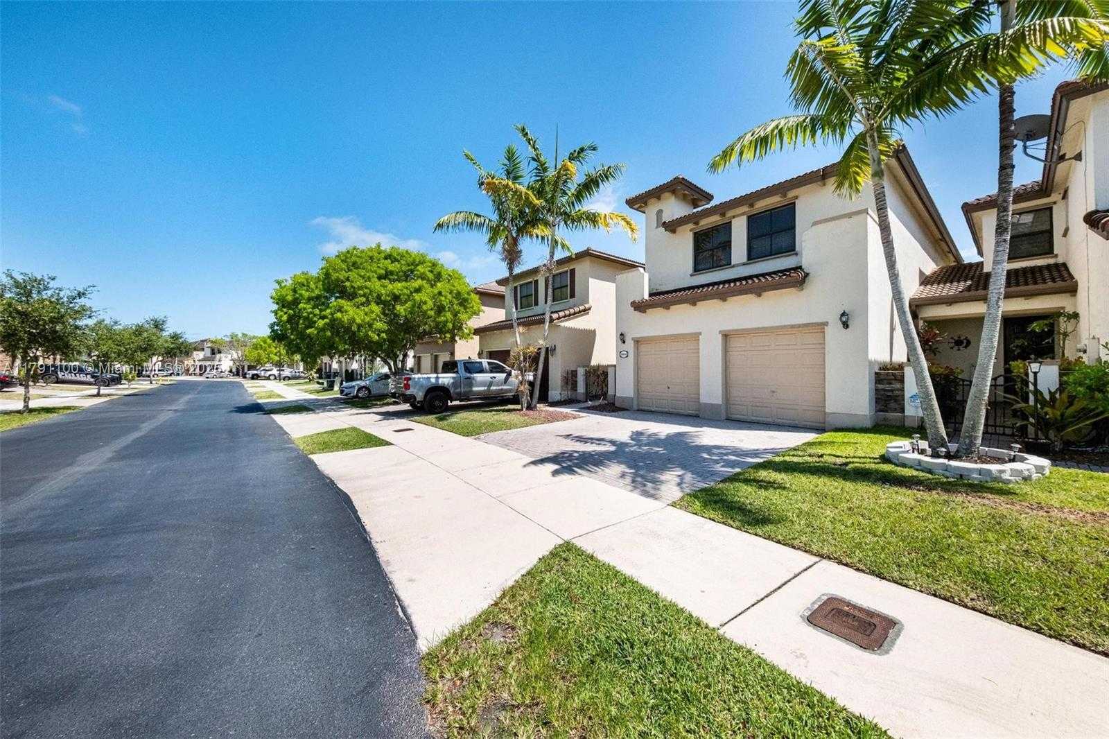 Small Image of 8904 SOUTH WEST 229TH ST, Cutler Bay Number 3