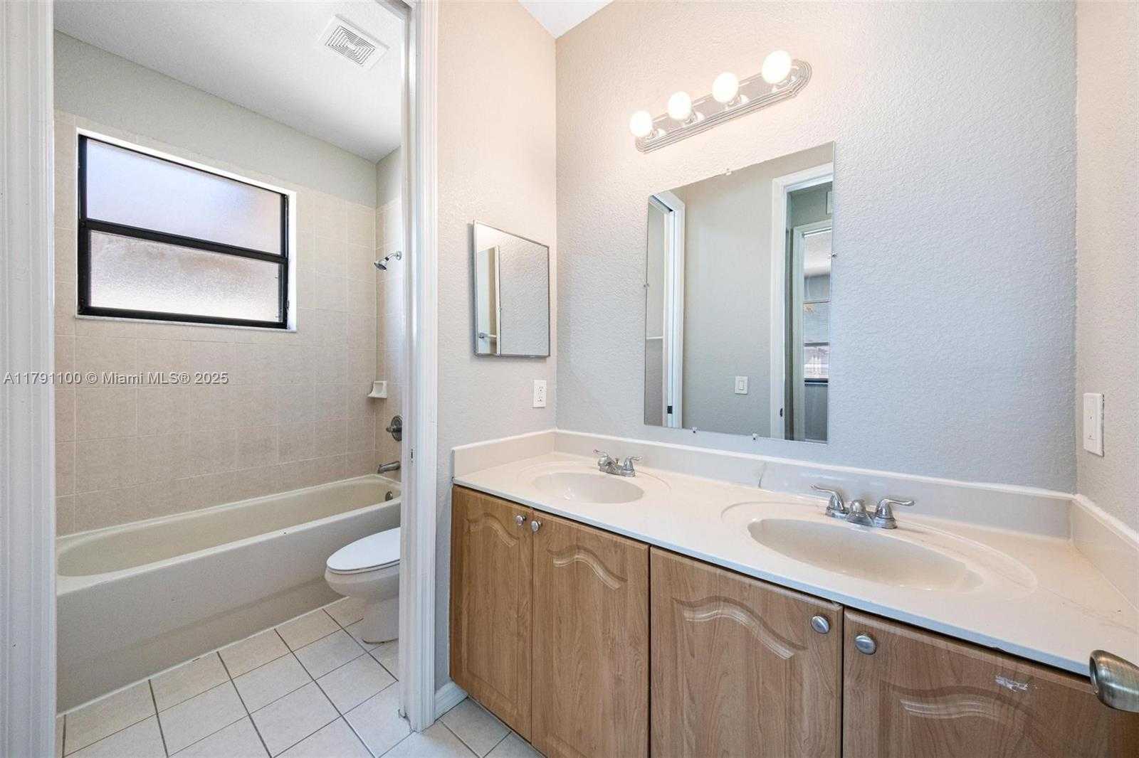 Small Image of 8904 SOUTH WEST 229TH ST, Cutler Bay Number 41