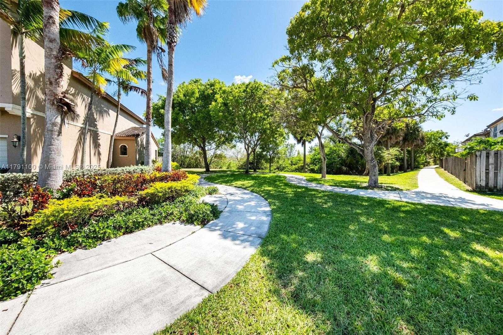 Small Image of 8904 SOUTH WEST 229TH ST, Cutler Bay Number 7