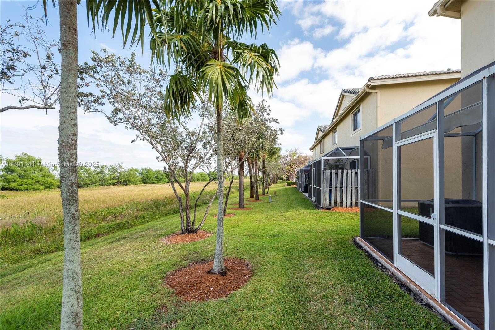 Small Image of 2475 CORDOBA BND, Weston Number 15