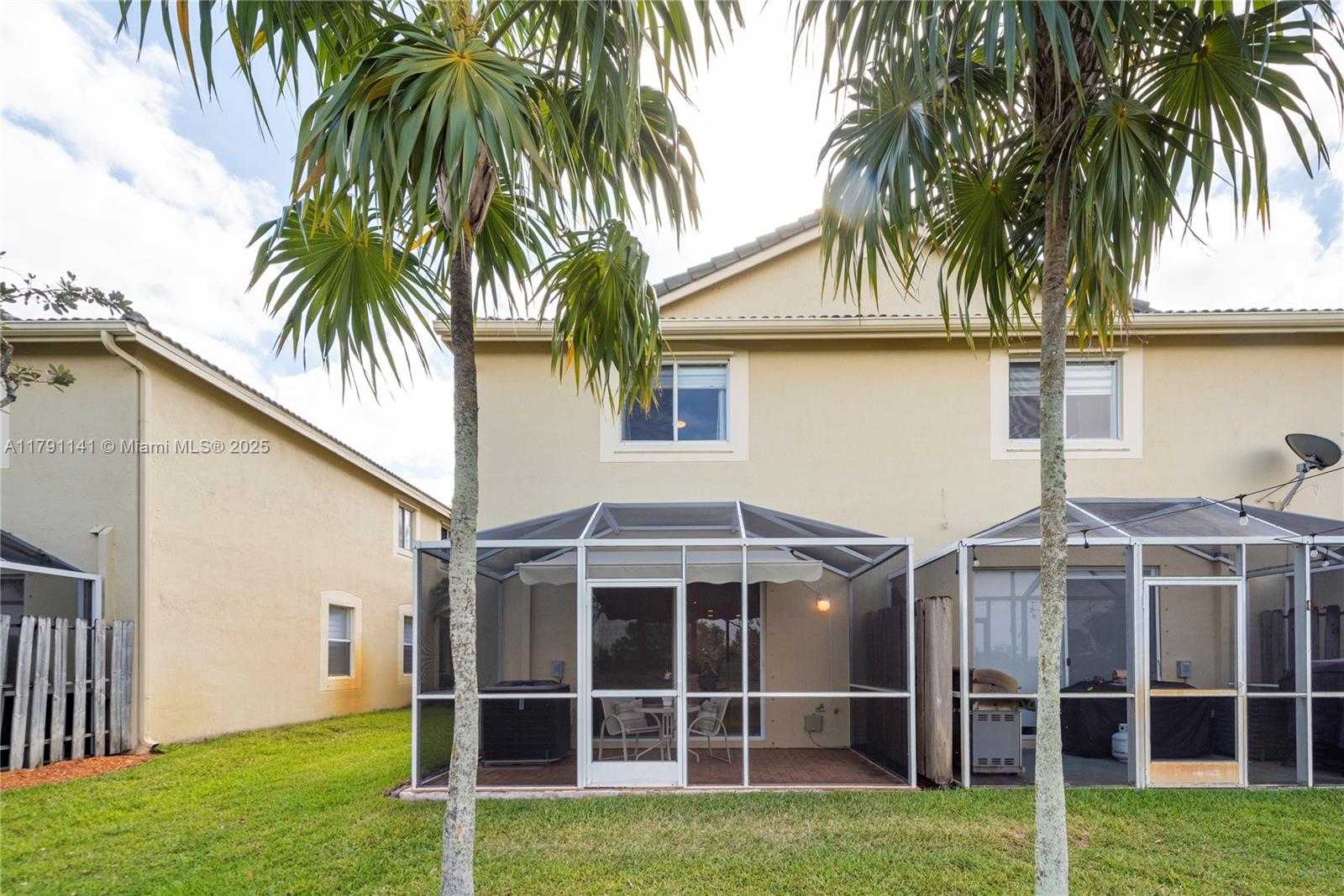 Small Image of 2475 CORDOBA BND, Weston Number 16