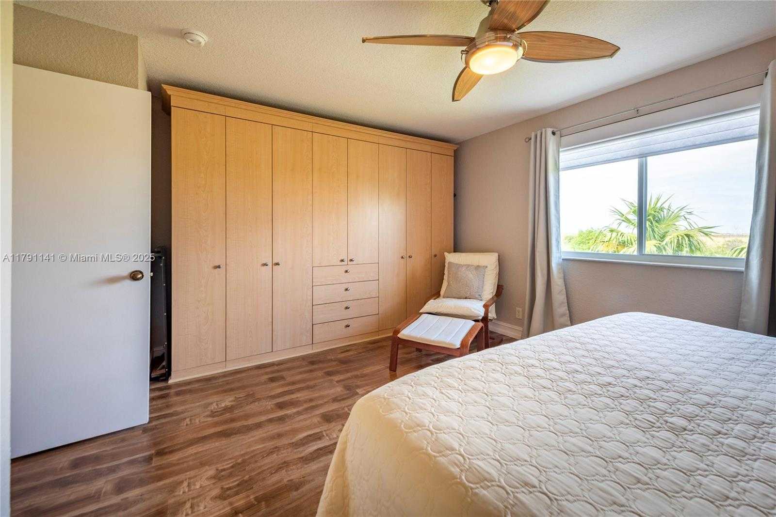 Small Image of 2475 CORDOBA BND, Weston Number 19