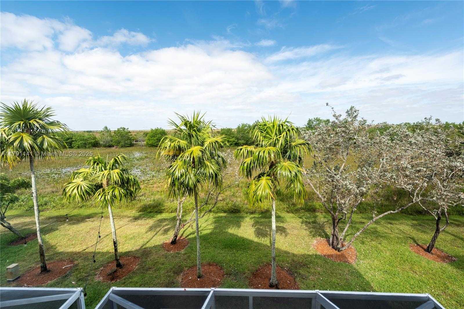 Small Image of 2475 CORDOBA BND, Weston Number 21