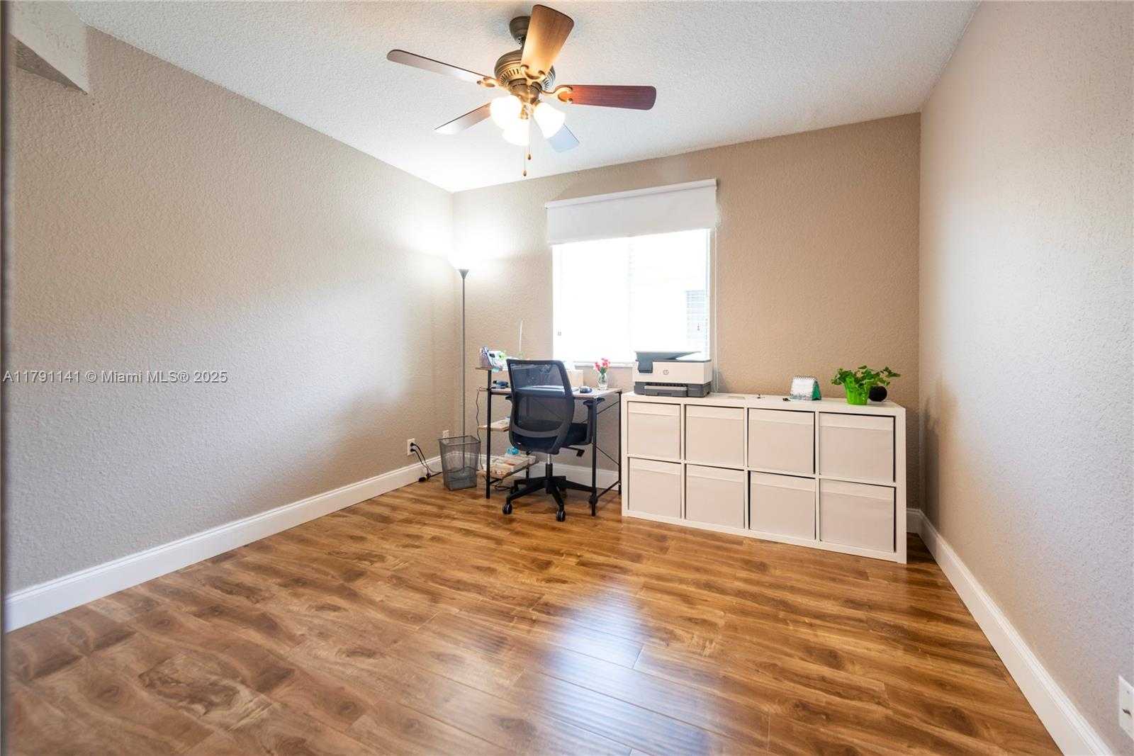 Small Image of 2475 CORDOBA BND, Weston Number 22