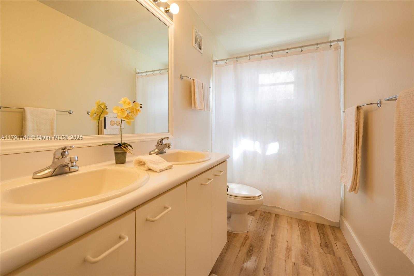Small Image of 2475 CORDOBA BND, Weston Number 23
