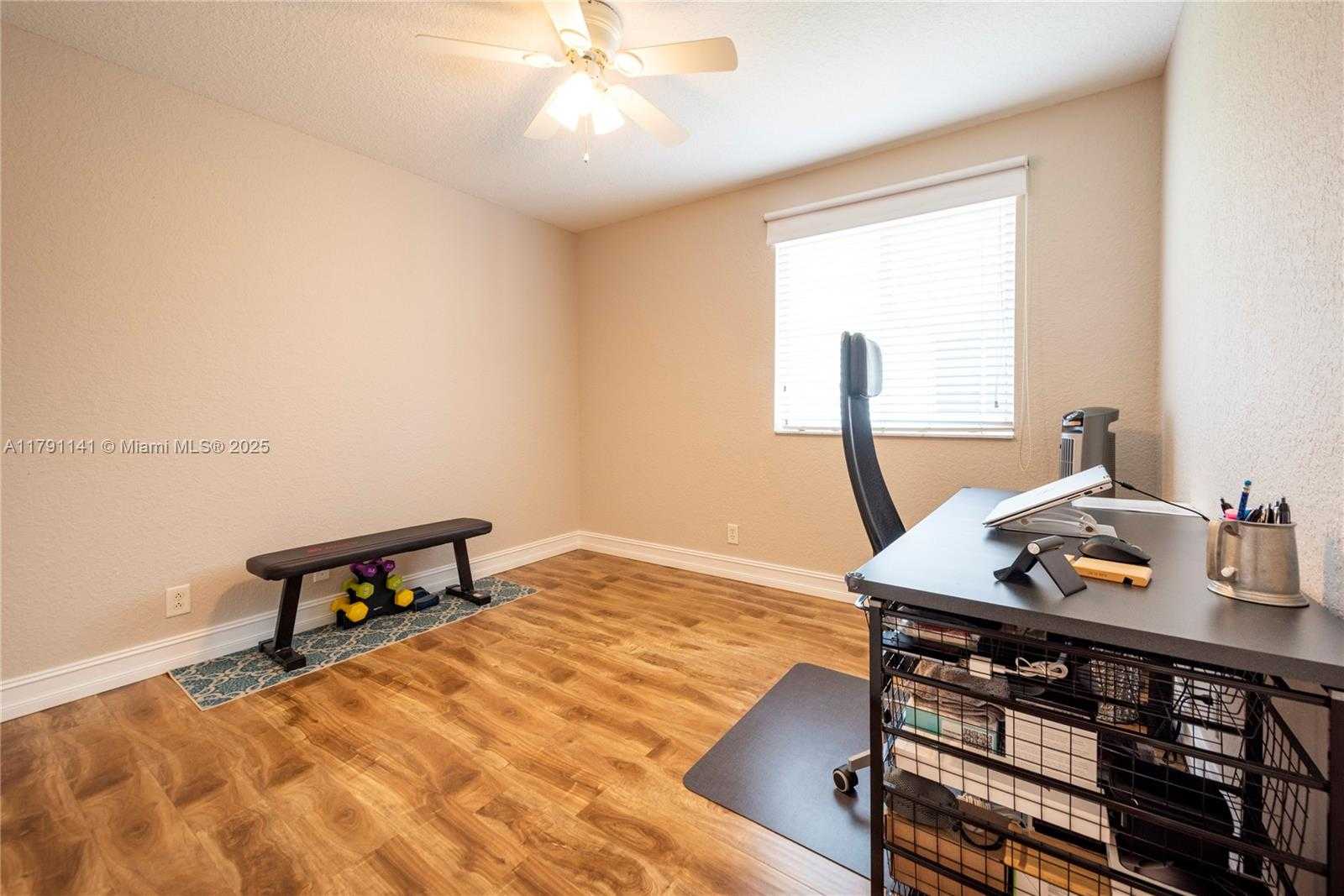 Small Image of 2475 CORDOBA BND, Weston Number 25