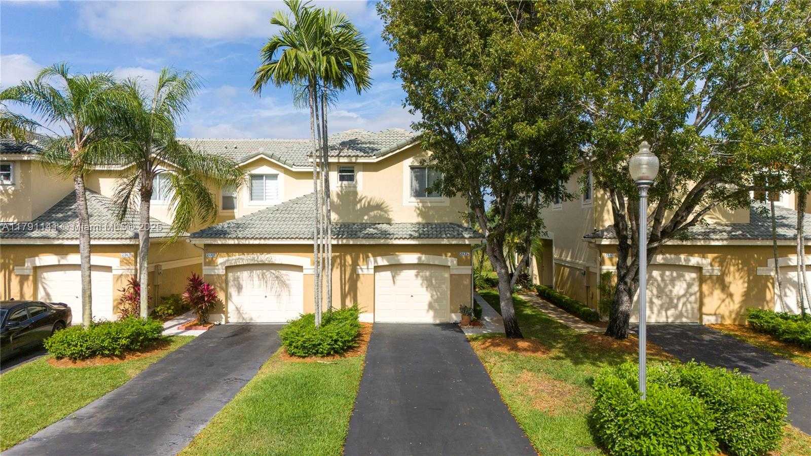 Small Image of 2475 CORDOBA BND, Weston Number 28