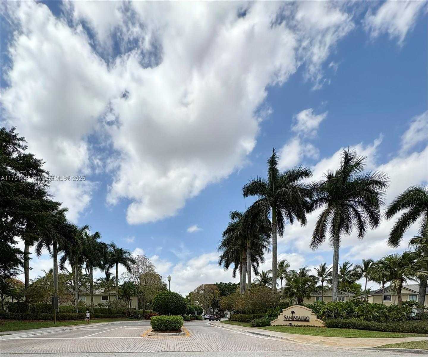 Small Image of 2475 CORDOBA BND, Weston Number 31