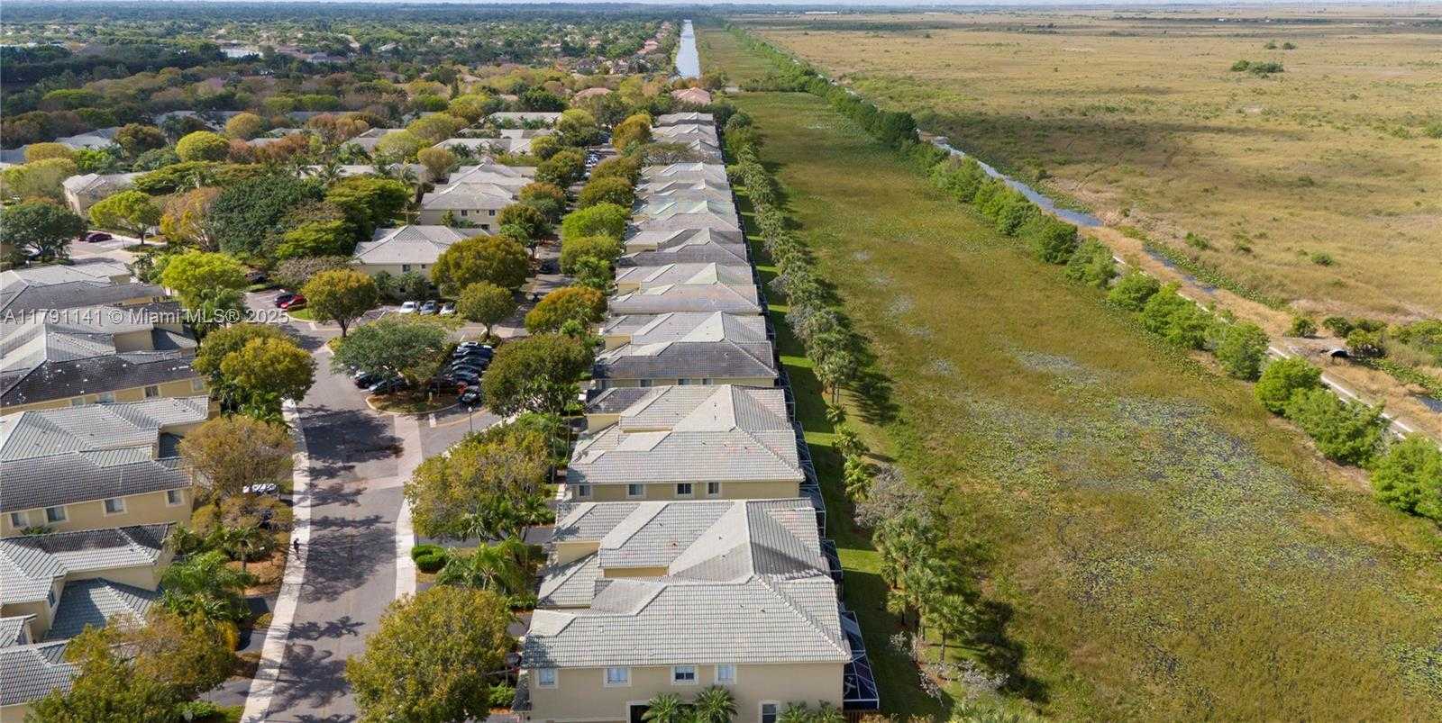 Small Image of 2475 CORDOBA BND, Weston Number 44