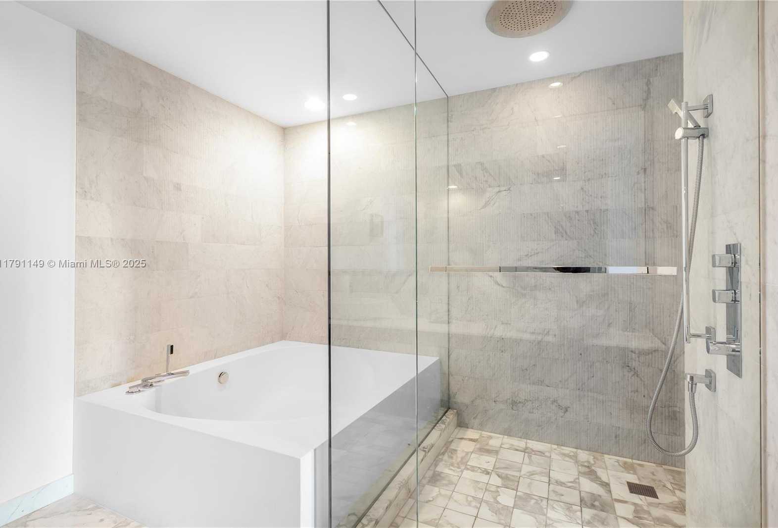 Small Image of 10201 COLLINS AVE #605, Bal Harbour Number 15
