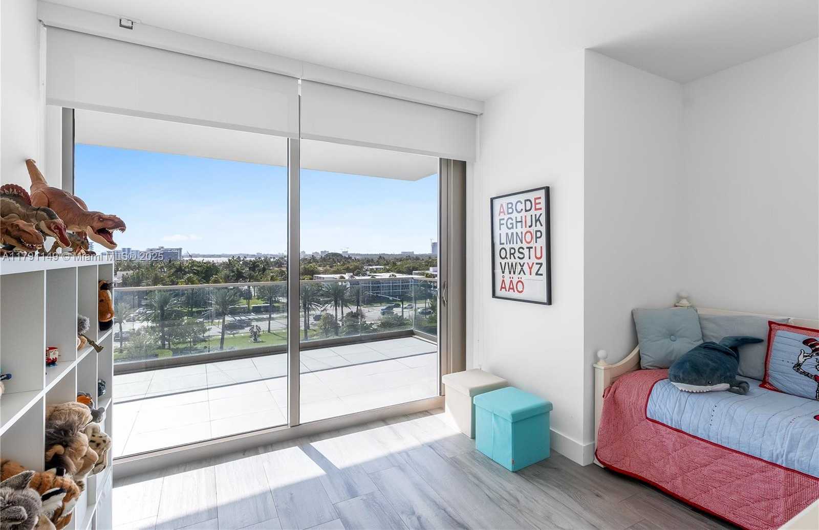 Small Image of 10201 COLLINS AVE #605, Bal Harbour Number 16