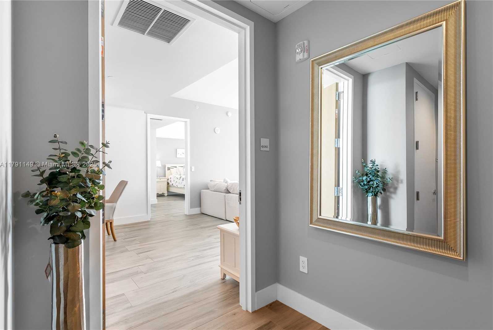 Small Image of 10201 COLLINS AVE #605, Bal Harbour Number 3