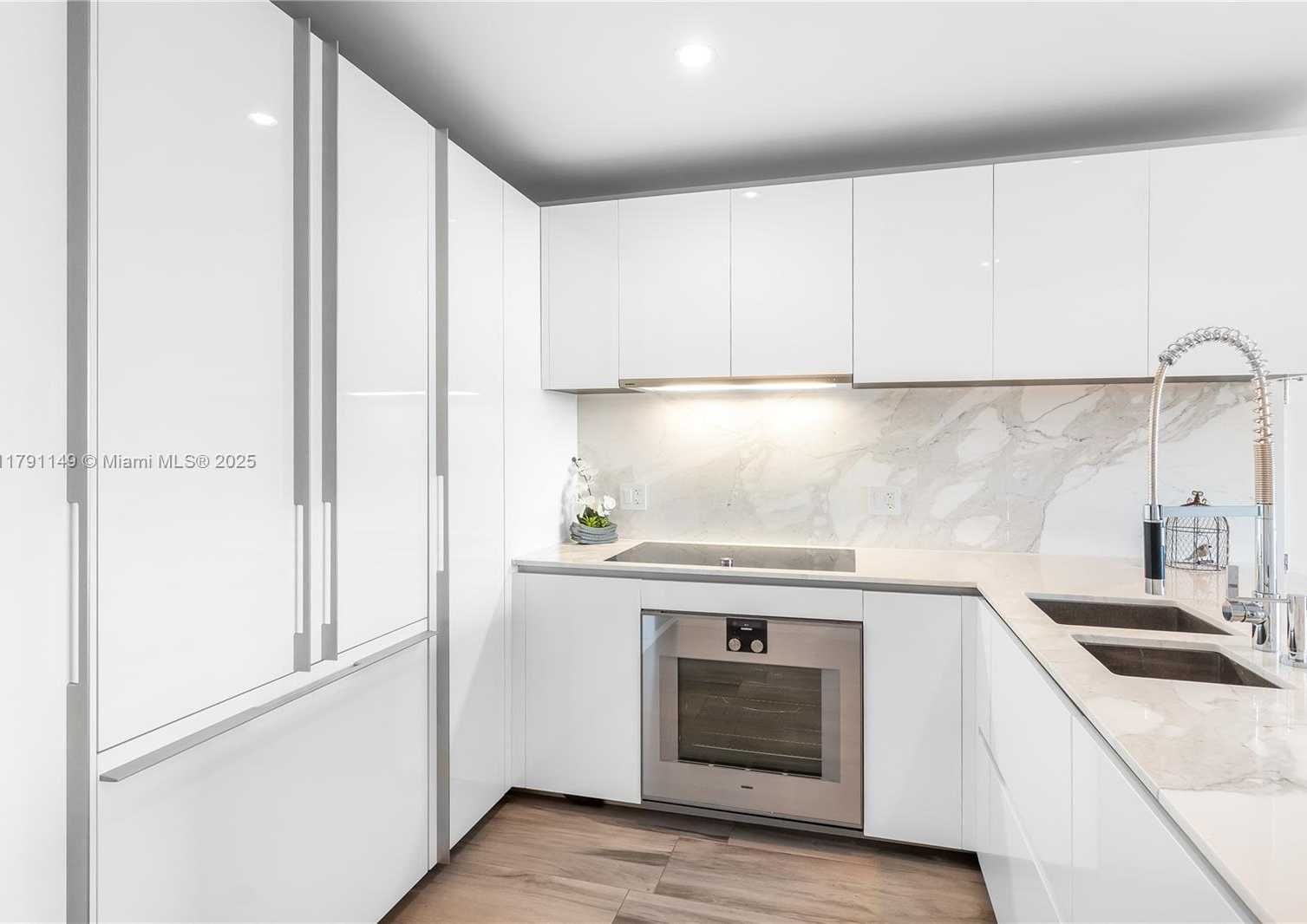 Small Image of 10201 COLLINS AVE #605, Bal Harbour Number 8